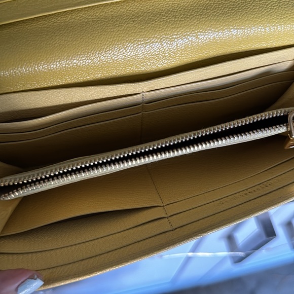 🌺💛 Great Gift‼️ Lovely Miu Miu long leather wallet in the box. 💛💛💛 - Picture 4 of 6